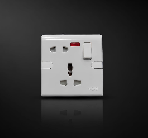 13A–16A universal wall outlets designed for 220-250V AC (5 pin) Hover